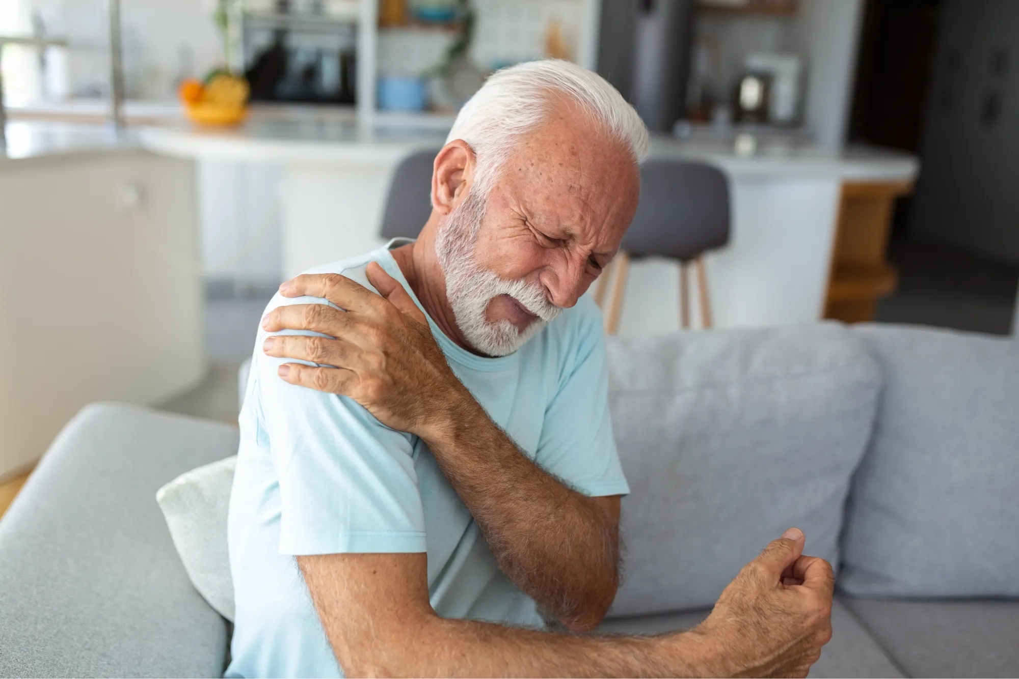 Patient with shoulder bursitis